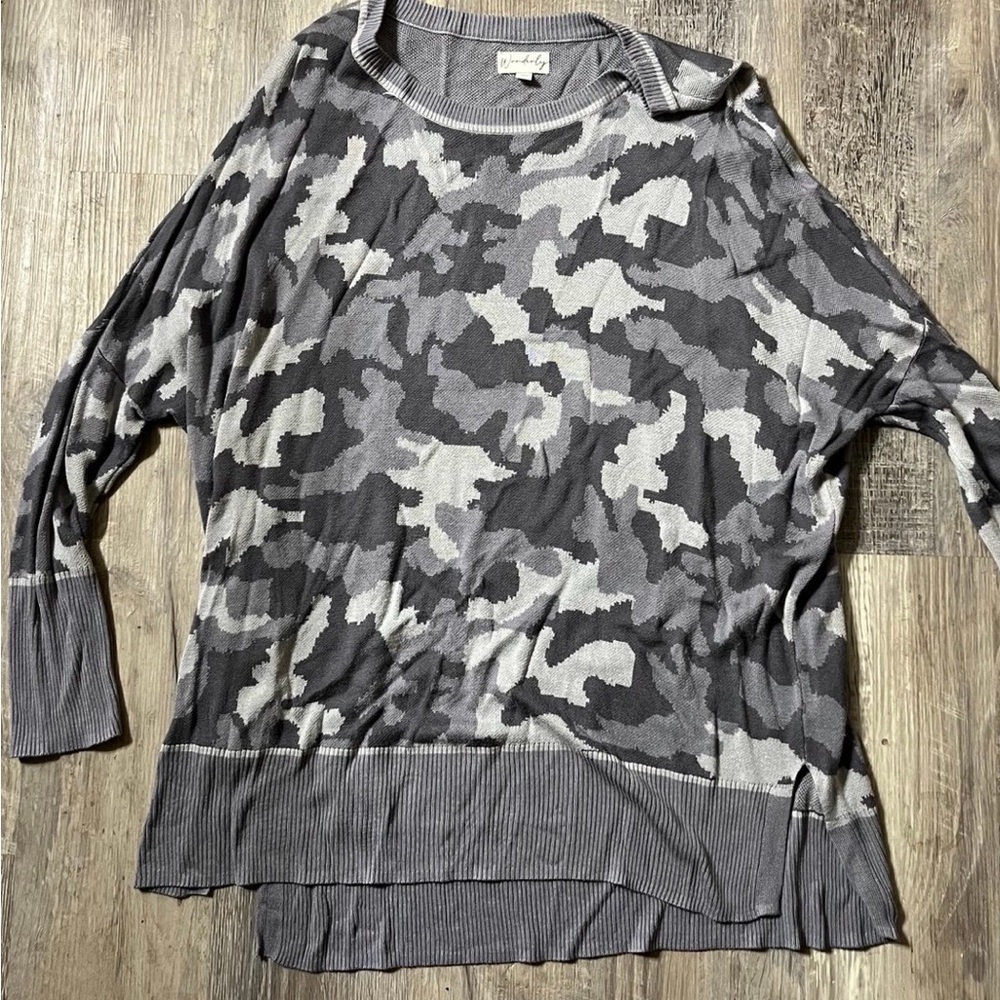 Wonderly Gray Camo Sweatshirt